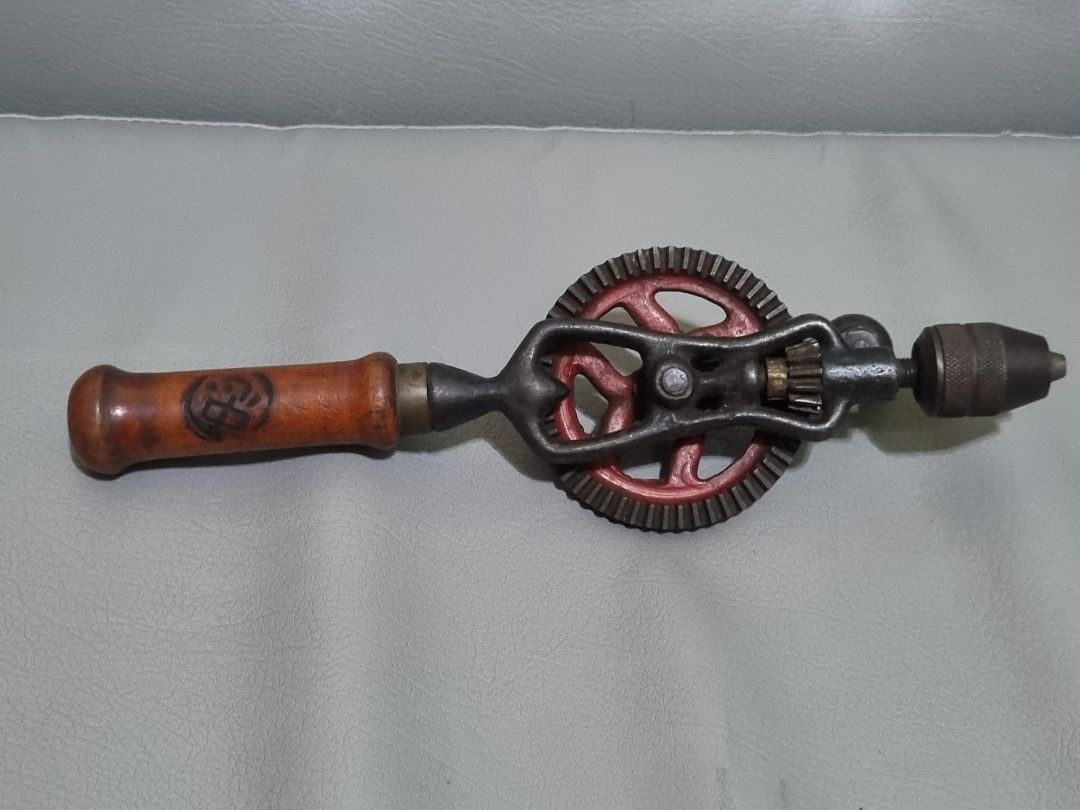 Vintage manual hand drill (Category: Construction Tools & Equipment) located in Silang. Submitted by samflores2k4t7 (Listing ID 1291767934, Image 3). Description: For sale Vintage hand drill Metal material wood handle 10 inches lenght.
