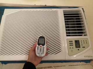 Window Type Aircon 1.5hp with remote