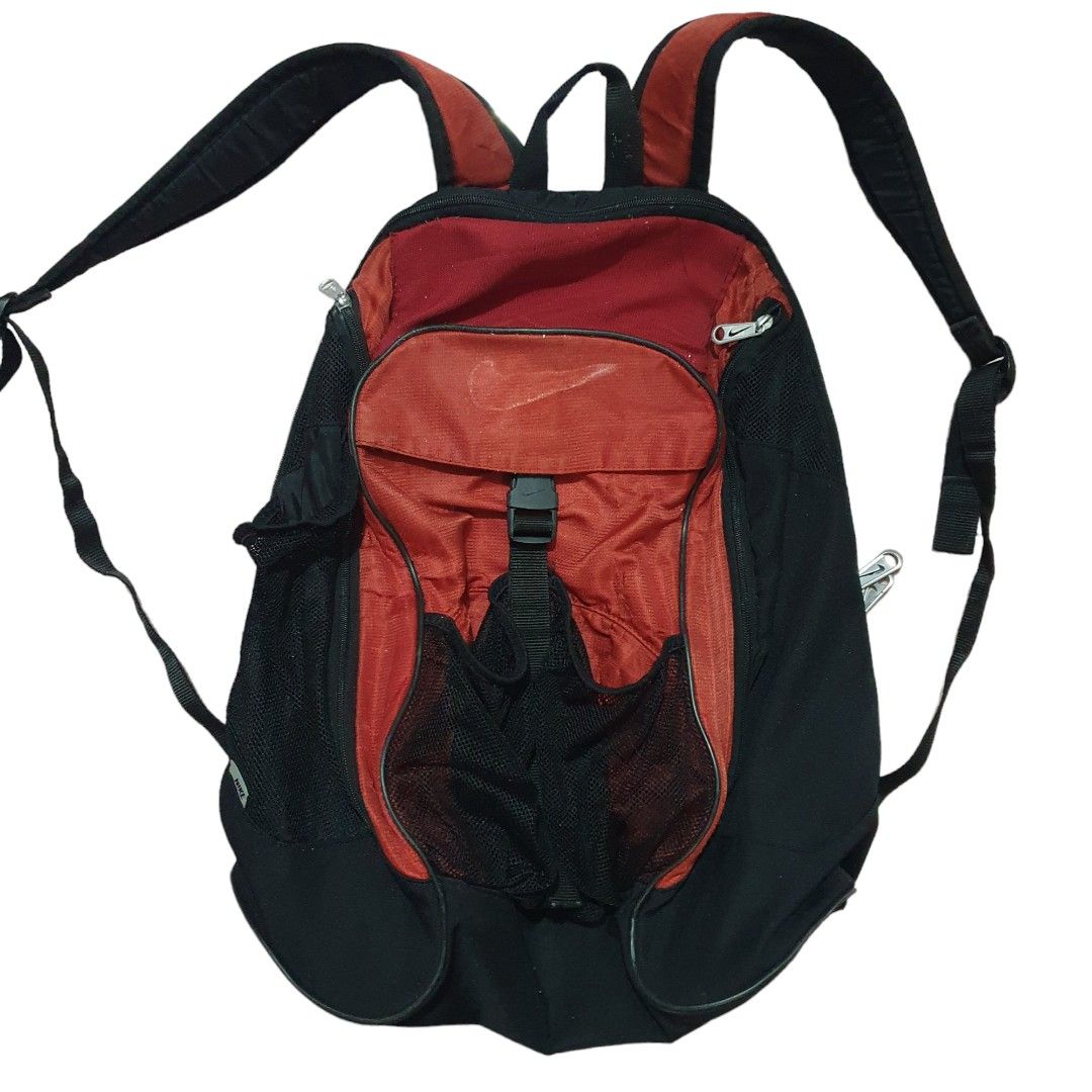 Y2K Nike Backpack (Big size) (Category: Backpacks) located in Caloocan City. Submitted by 444_k (Listing ID 1291856423, Image 1). Description: issue: well used.