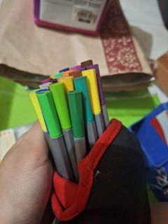 23 colored pens