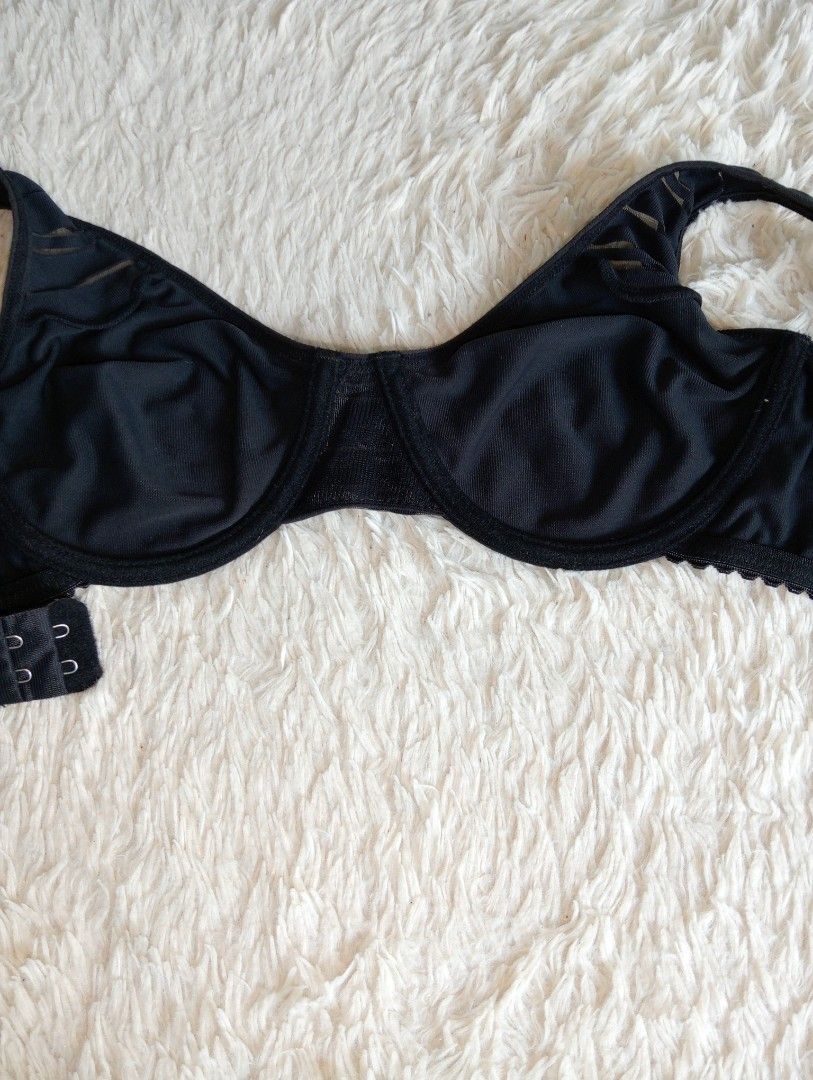 34a boobs and bloomers bra not padded with underwire, Women's Fashion,  Undergarments & Loungewear on Carousell