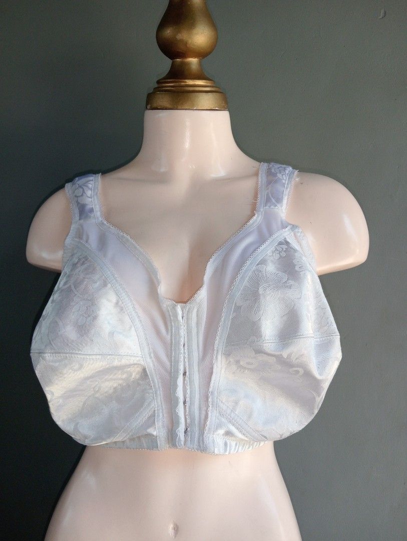 42d Olga bra not padded with underwire, Women's Fashion, Undergarments &  Loungewear on Carousell
