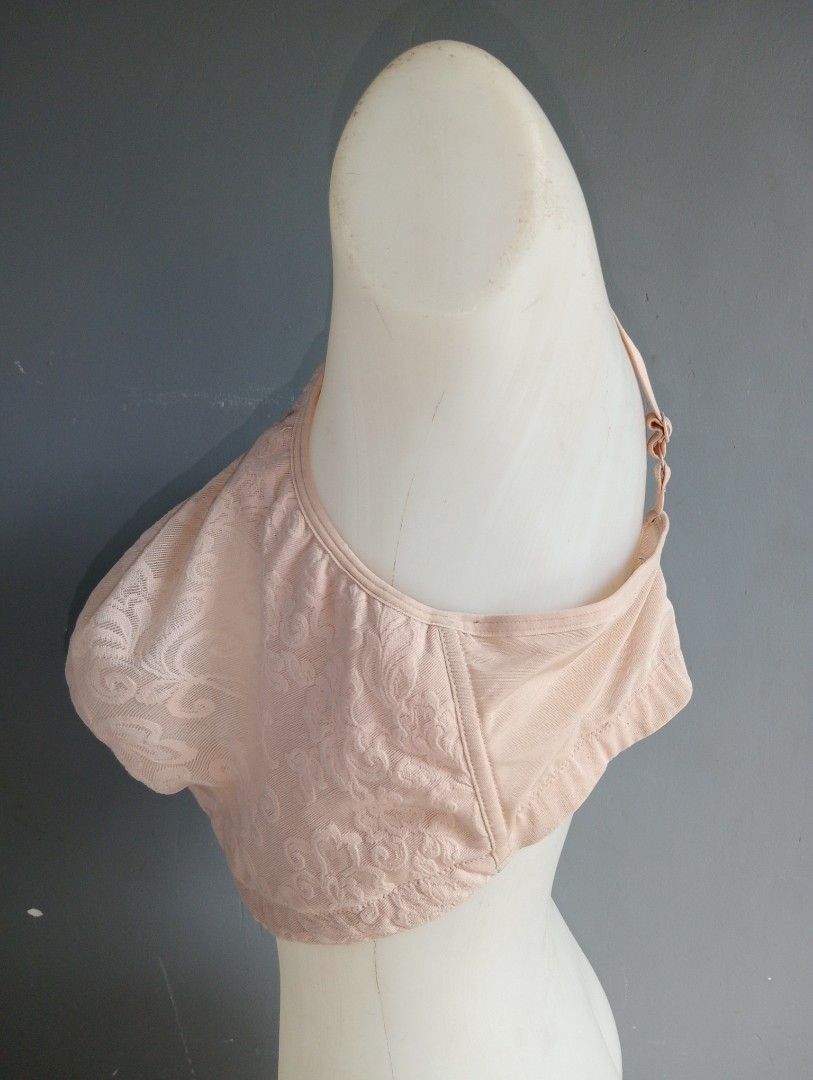 Small breezies bra not padded nonwire, Women's Fashion, Undergarments &  Loungewear on Carousell
