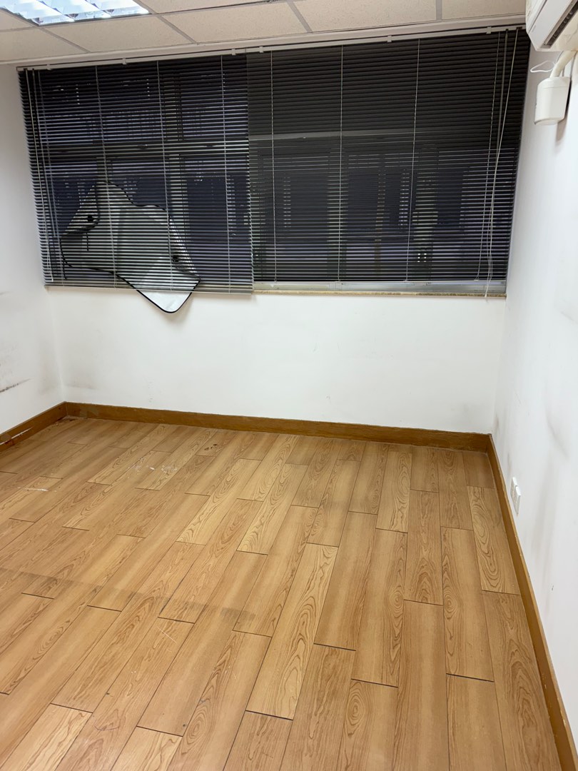 Cheapest office space for rent at Lai Chi Kok MTR Station, affordable workspace.63438341309571113