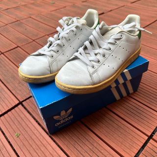 Adidas neo hotsell vs stan smith