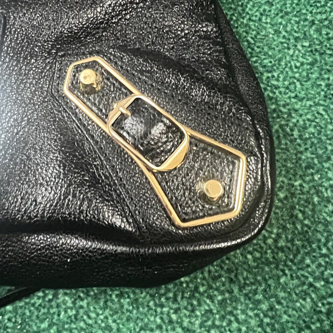 Balenciaga Black Town in Gold (Category: Luxury Bags & Wallets) located in Quezon City. Submitted by goodasnew303 (Listing ID 1292020683, Image 3). Description: Original Balenciaga Black Town in Gold (Small) Bought 2019 In good condition W/ dust bag; no box.