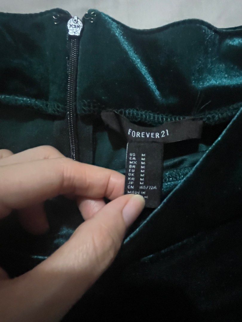 BN Forever 21 Green Velvet Skirt