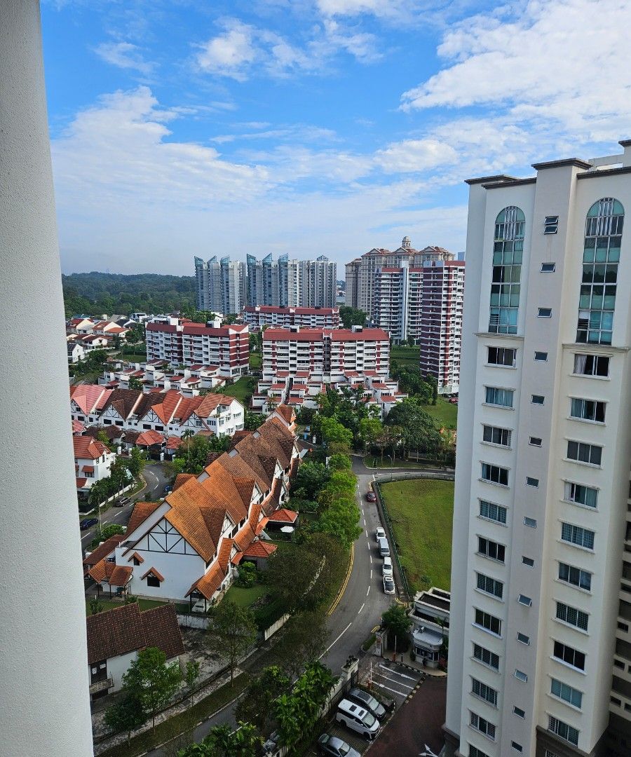 Room rental bishan (Category: Room Rentals) located in Singapore. Submitted by callie_tan (Listing ID 1291908148, Image 3). Description: Common room for rent near Midview City and Tagore Lane. Available immediately from July 2025. Only one female tenant sharing the common toilet..