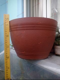 Daiso big  plastic brown flower plant pot for garden 20cm+