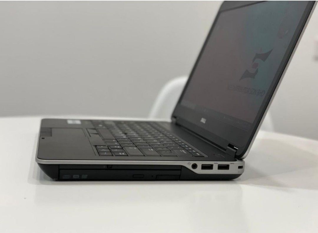 Dell latitude e6440 corei7 8gb ram 480 ssd 14 inch windows and