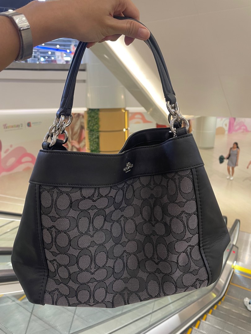 F29548 Coach Lexi Shoulder Bag Luxury Bags Wallets on Carousell