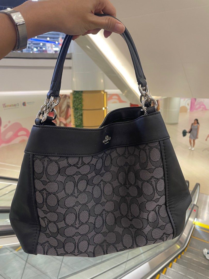 F29548 Coach Lexi Shoulder Bag Luxury Bags Wallets on Carousell