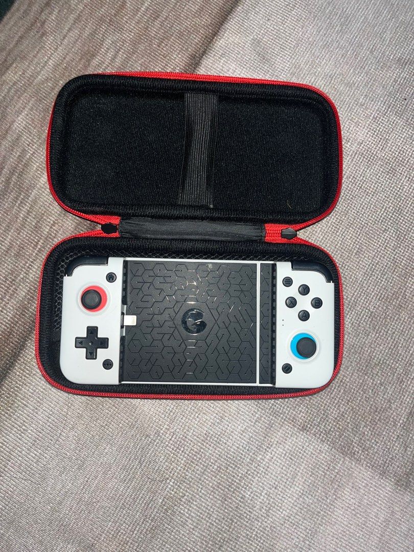 GAMESIR X2 LIGHTNING (Category: Controllers) located in Las Pinas. Submitted by ezeq28 (Listing ID 1291901726, Image 2). Description: FOR SALE GAMESIR X2-LIGHTNING NO ISSUE PLUG AND PLAY FOR IOS USERS RFS: Not using it anymore since nakabili ng Switch Location: Las pinas MOP: Gcash,Bank Transfer, COD Price slightly negotiable.