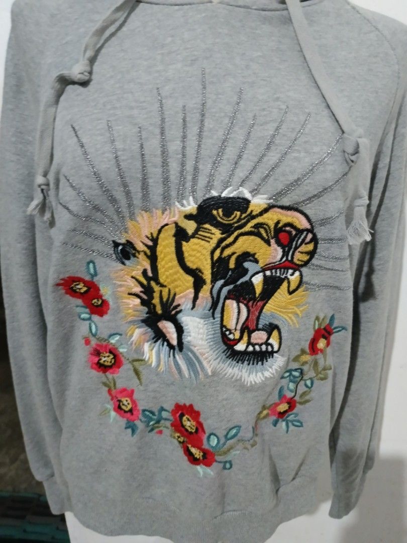 Gucci tiger embroided hoodie