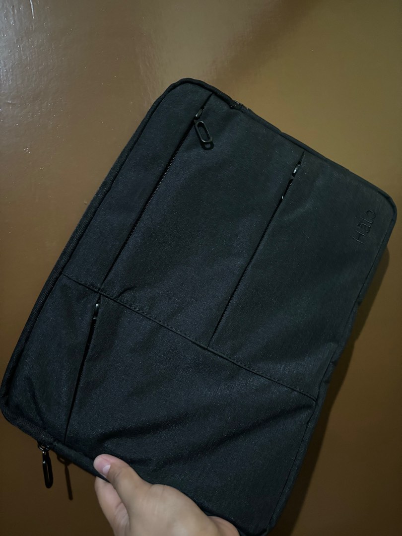Curated visual reference: Halo Laptop Bag Computers Tech Laptops Notebooks On Carousell Photo Inspiration