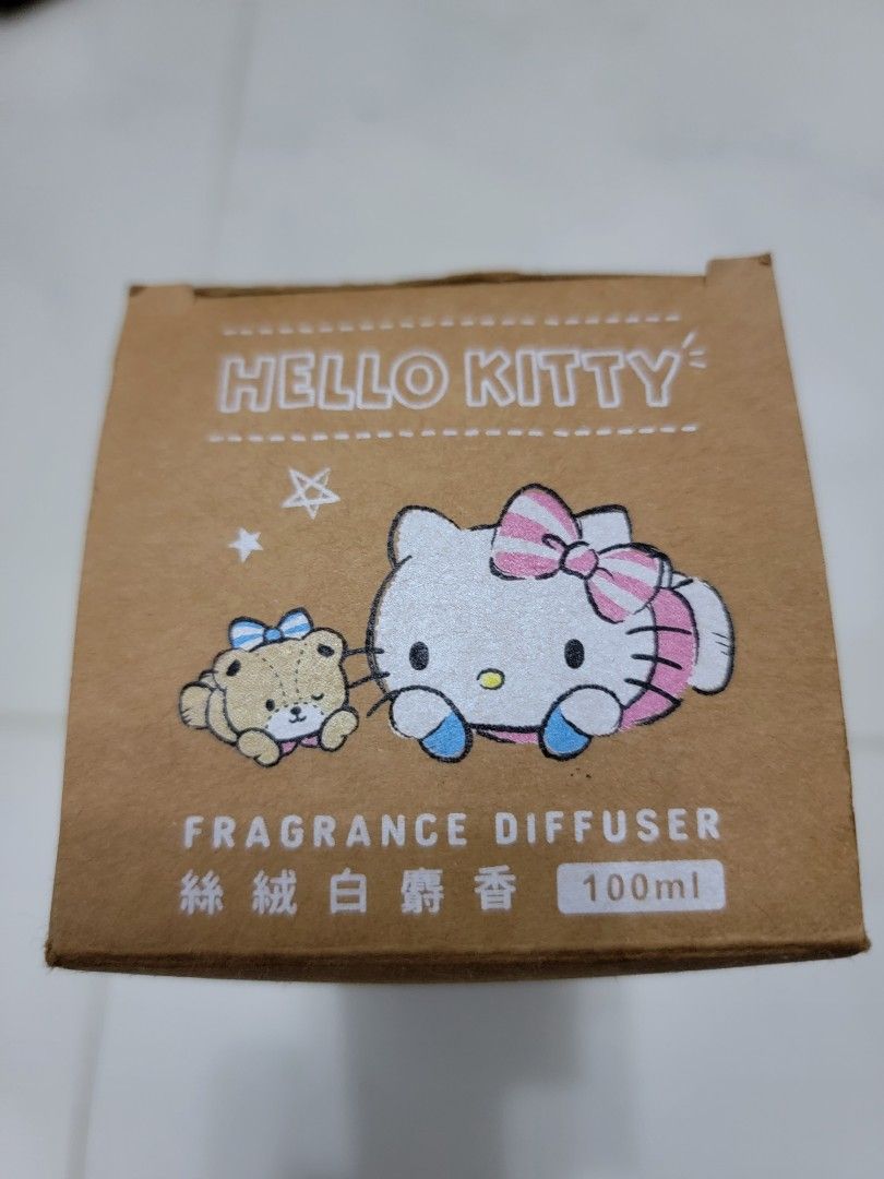 Hello Kitty diffuser, （分類：家居香薰）位於 Hong Kong。 由 waswa 提交（商品編號 1291999594，圖片 2）。簡介： 買了很久也沒有用 ，只有製造日期。
