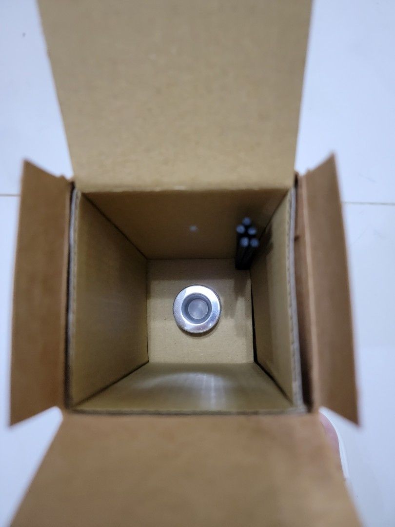 Hello Kitty diffuser, （分類：家居香薰）位於 Hong Kong。 由 waswa 提交（商品編號 1291999594，圖片 3）。簡介： 買了很久也沒有用 ，只有製造日期。