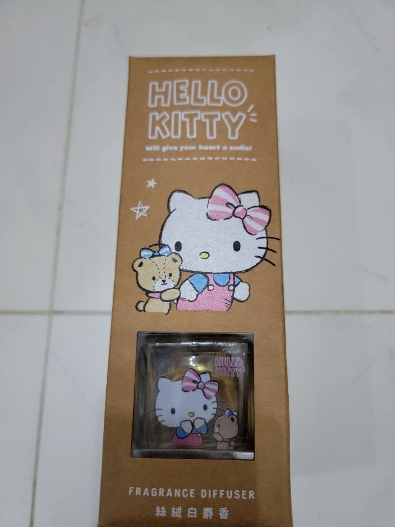 Hello Kitty diffuser, （分類：家居香薰）位於 Hong Kong。 由 waswa 提交（商品編號 1291999594，圖片 1）。簡介： 買了很久也沒有用 ，只有製造日期。