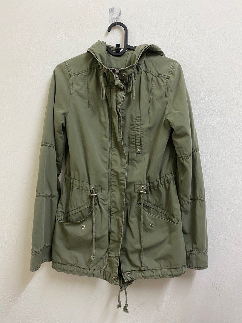H M Divided Parka Jacket in army green Woman Women s Fashion Coats Jackets and Outerwear on Carousell