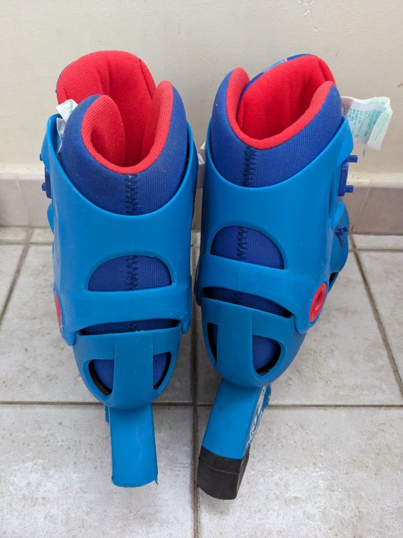 Inline skates (Category: Skates, Rollerblades & Scooters) located in Singapore. Submitted by gemwen (Listing ID 1291911745, Image 2). Description: Decathlon kids inline skates, wore <5 times as kid outgrown the size. size EU 34-36 (21.5-22.5cm) fixed price.