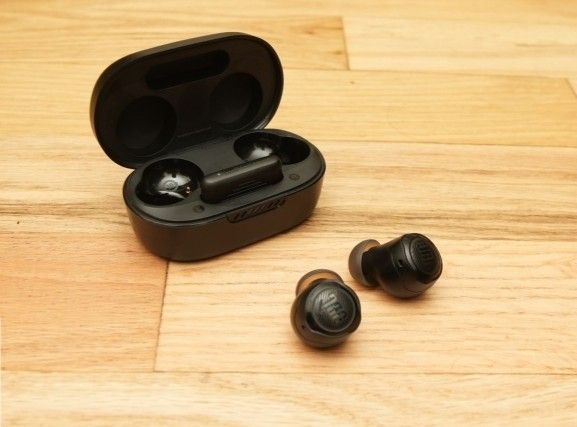 JBL QUANTUM AIR True Wireless Gaming Earbuds (Category: Earphones) located in Makati City. Submitted by techubstoreandaccessories (Listing ID 1291894339, Image 1). Description: JBL QUANTUM AIR True Wireless Gaming Earbuds Same Day Delivery Via Lalamove‼️ DETAILS: ✅BRAND NEW, SEALED, & ORIGINAL. ✅7 Days Replacement for Factory Defects and 1year Limited Warranty. (Terms and conditions apply). ✅With Sales Invoice (BIR REGISTERED) and Warranty Receip