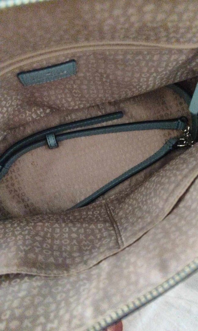 KATE SPADE CARLI satchel bag (Category: Luxury Bags & Wallets) located in Las Pinas. Submitted by alitttlebitofeverything (Listing ID 1291901983, Image 2). Description: GOOD AS NEW PO..