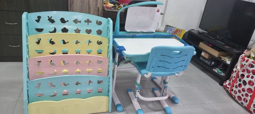 Kids study top table olx