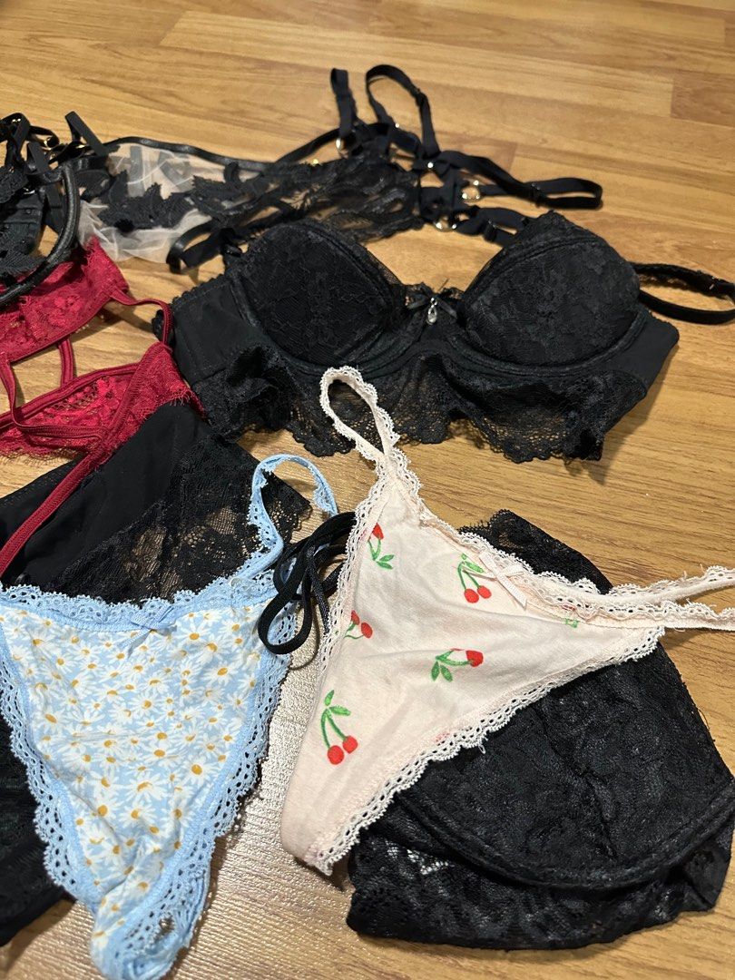 LA SENZA Bra 32D (Pre-loved), Black+Red, Women's Fashion, New Undergarments  & Loungewear on Carousell