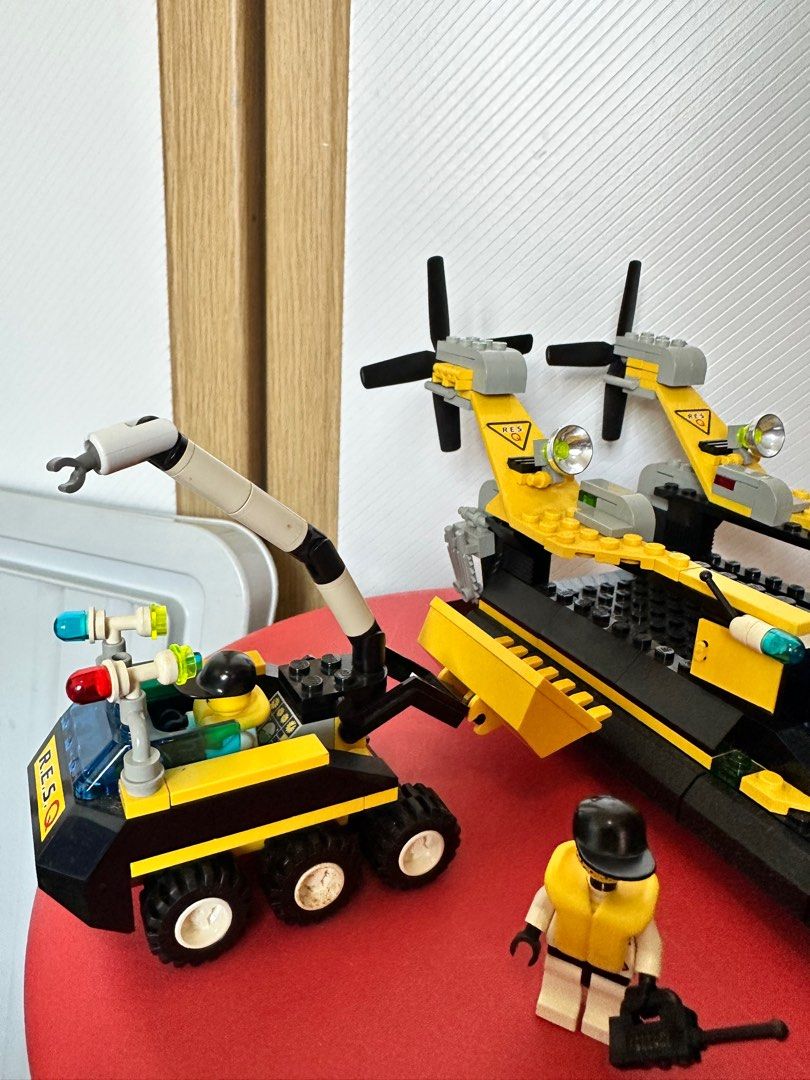 Lego res q top