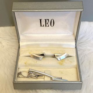 Leo Japan Silver Tone Cuff Links Tie Clip Set