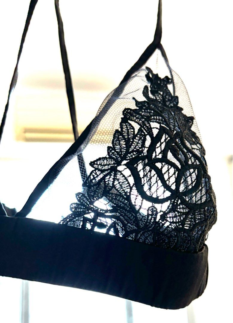Luxury Fleur from England silk lingerie from Sheer landmark, 女裝, 內衣和休閒服-  Carousell