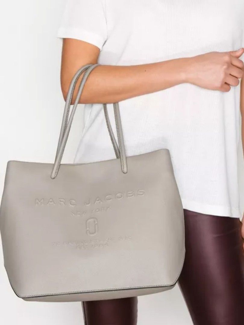 Marc jacobs east west logo tote shop