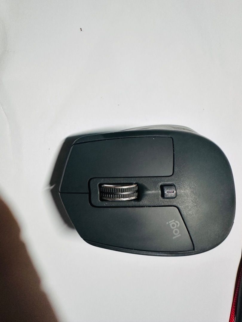 Mx master2S (Category: Mouse & Mousepads) located in Singapore. Submitted by niklasluck (Listing ID 1291908429, Image 3). Description: All function well ,warranty 2weeks Free delivery .