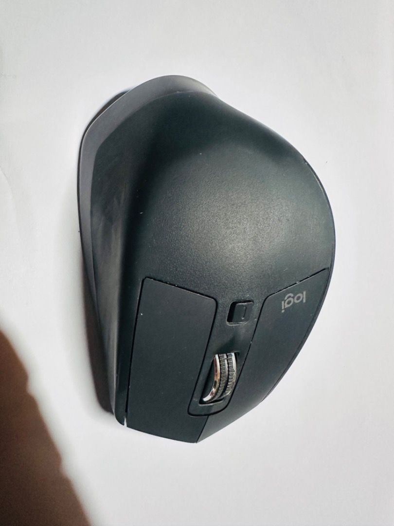 Mx master2S (Category: Mouse & Mousepads) located in Singapore. Submitted by niklasluck (Listing ID 1291908429, Image 2). Description: All function well ,warranty 2weeks Free delivery .