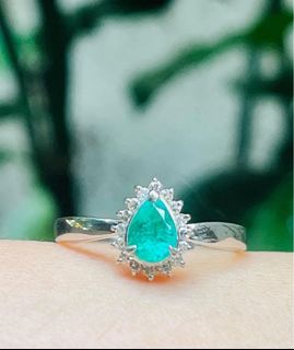 Natural Colombian Emerald Ring in Pear Shape Cut