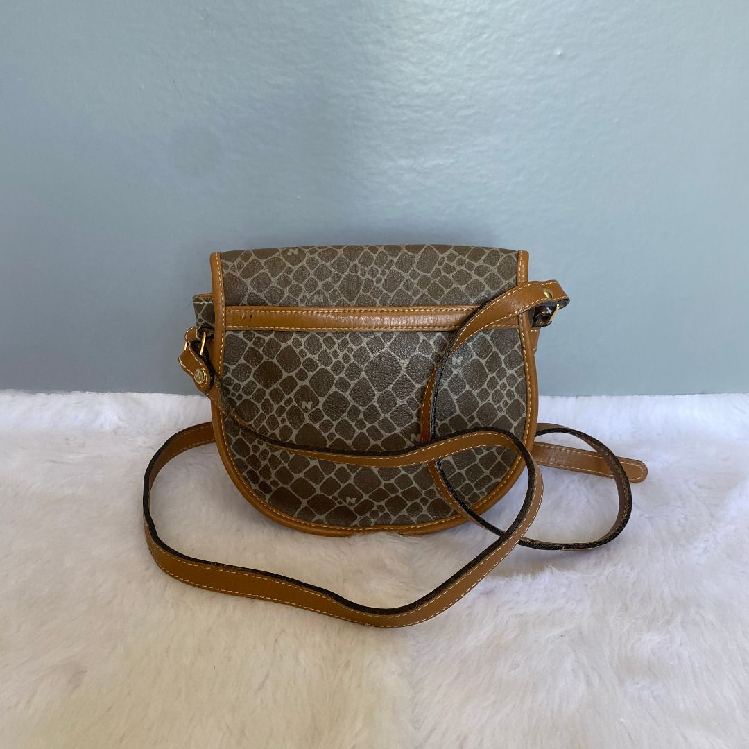 Vintage bags shop