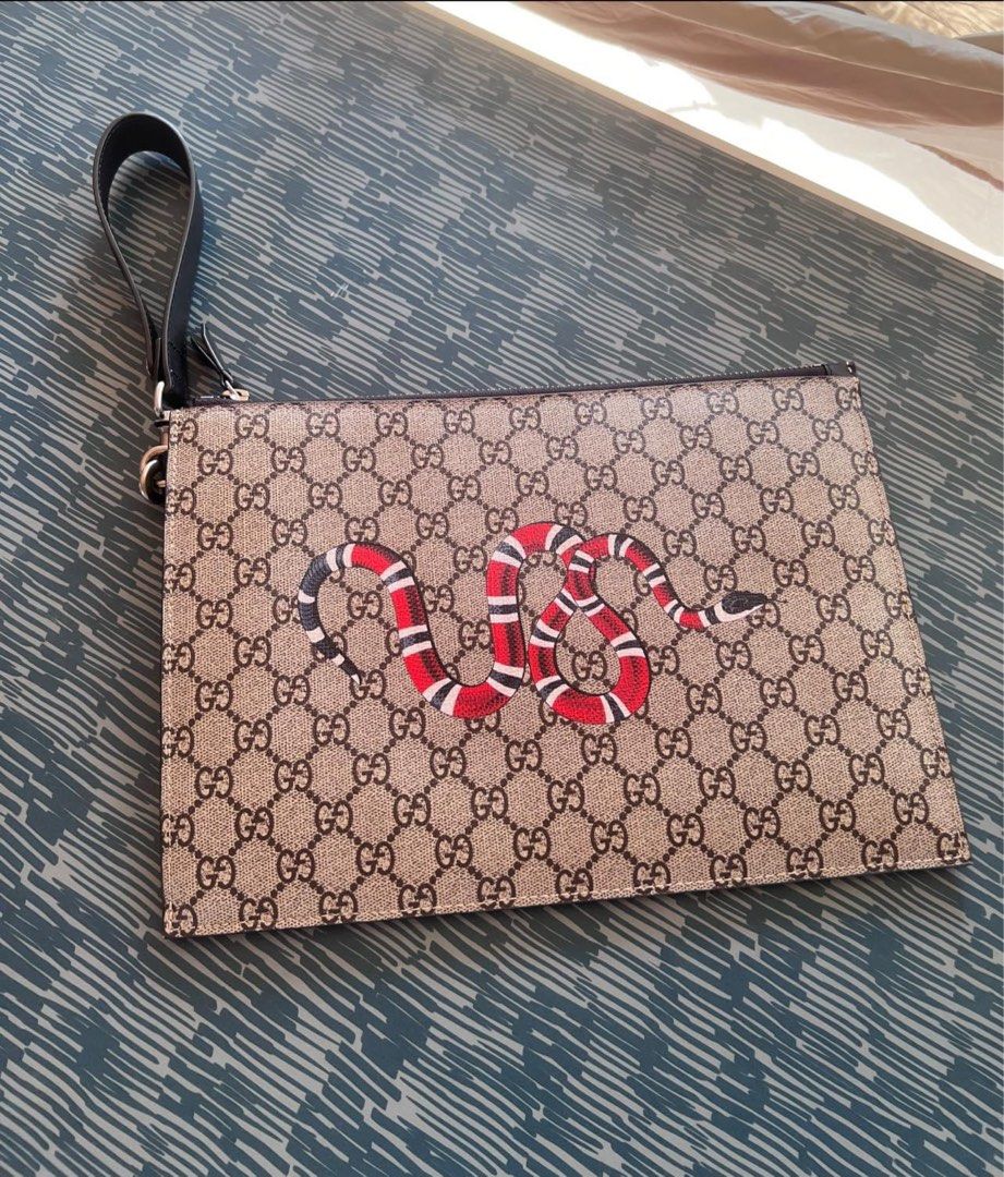 RUSH! GUCCI CLUTCH BAG GG (Category: Luxury Bags & Wallets) located in Pasig City. Submitted by gluxerare (Listing ID 1292038766, Image 1). Description: Rush Selling Low! What you see is what you get! .