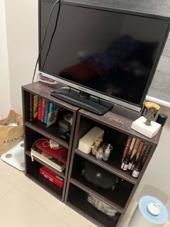 Second hand TV and TV rack/console