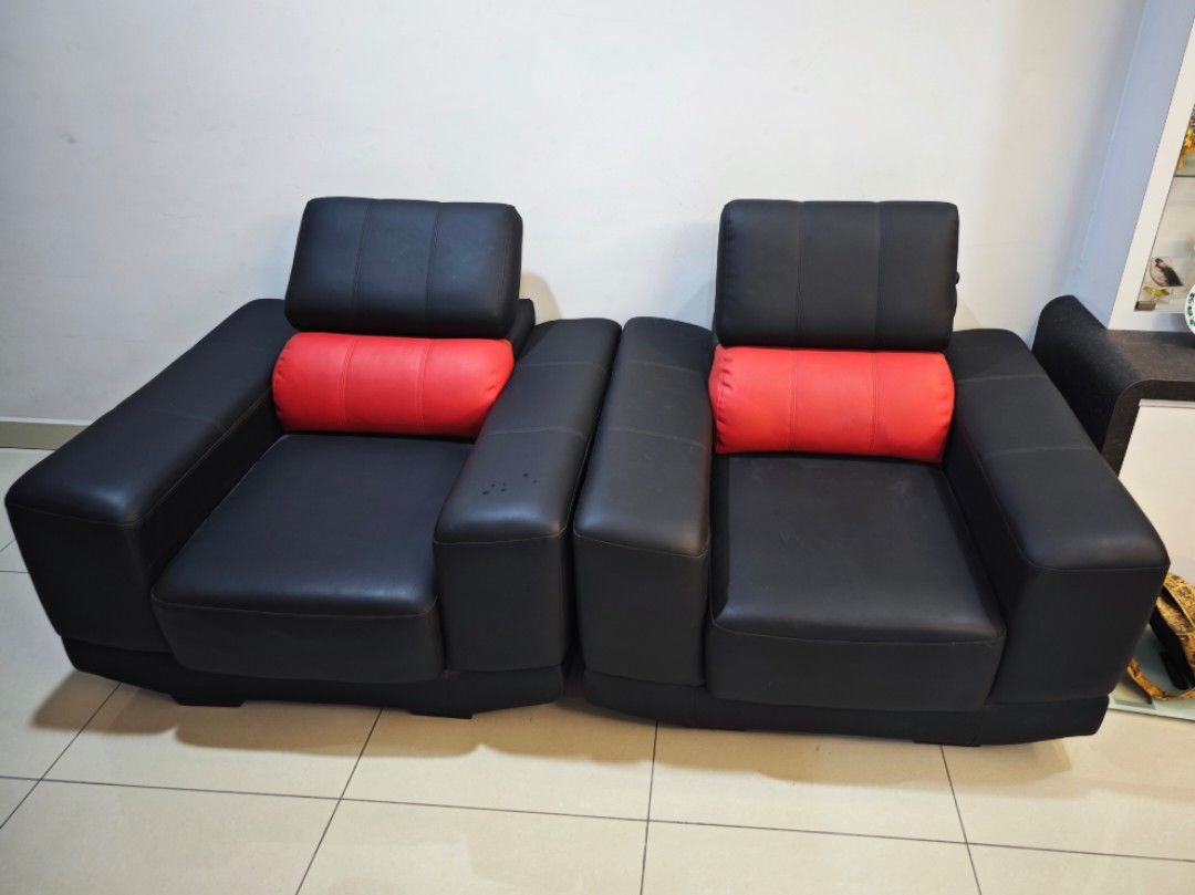 Sofas 1+1 (Category: Sofas) located in Kuala Lumpur. Submitted by vincentlam87 (Listing ID 1291001452, Image 1). Description: sofa seating 1 + 1 Single seat dimension tall 100cm x length from 107cm can be extended to 136cm (adjustable) refer photo x wide 105 cm.