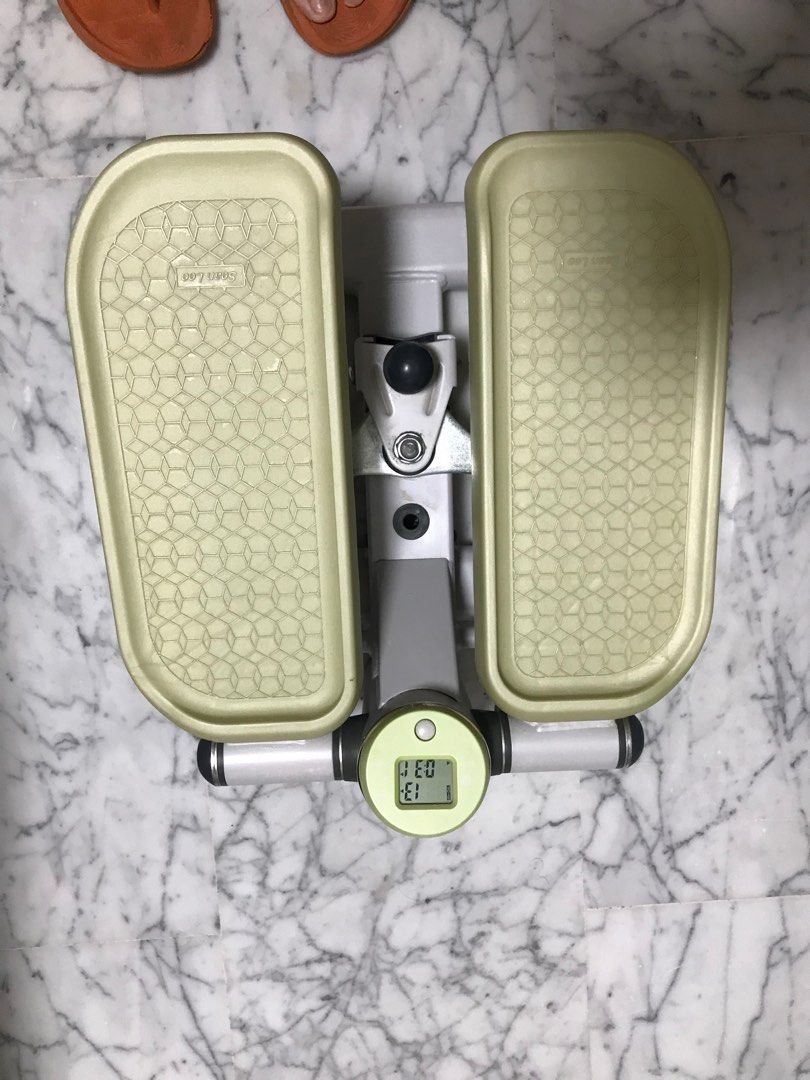 Stepper (Category: Sports & Fitness Nutrition) located in Singapore. Submitted by agnesgann (Listing ID 1291966722, Image 3). Description: Quiet stepper portable mini home sport training gym ．power walking +Twist walking with Lcd monitor ．only used for twice ．self collection .Additional $15 for delivery ..
