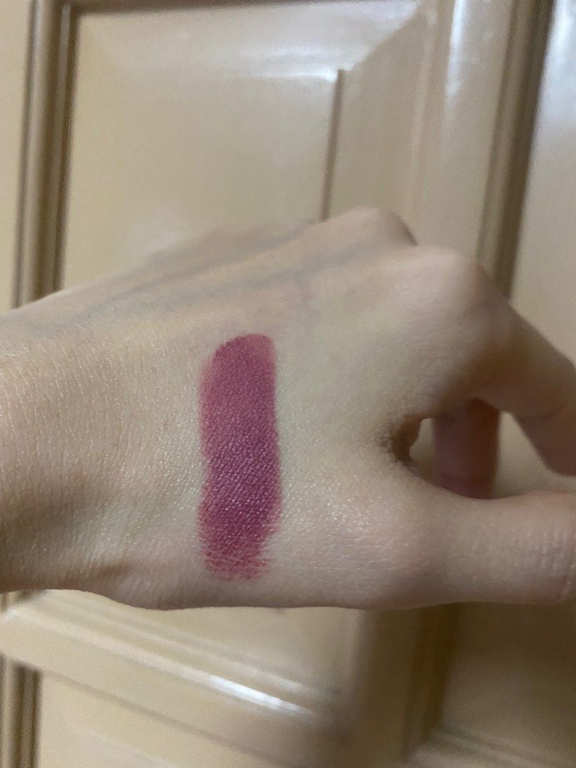 TomFord Lipstick (Category: Makeup) located in Cebu City. Submitted by izacloset (Listing ID 1292024080, Image 2). Description: Matte Color: Pussycat (04).
