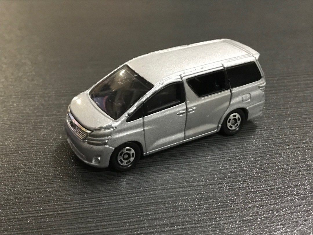 Toyota vellfire tomica new arrivals
