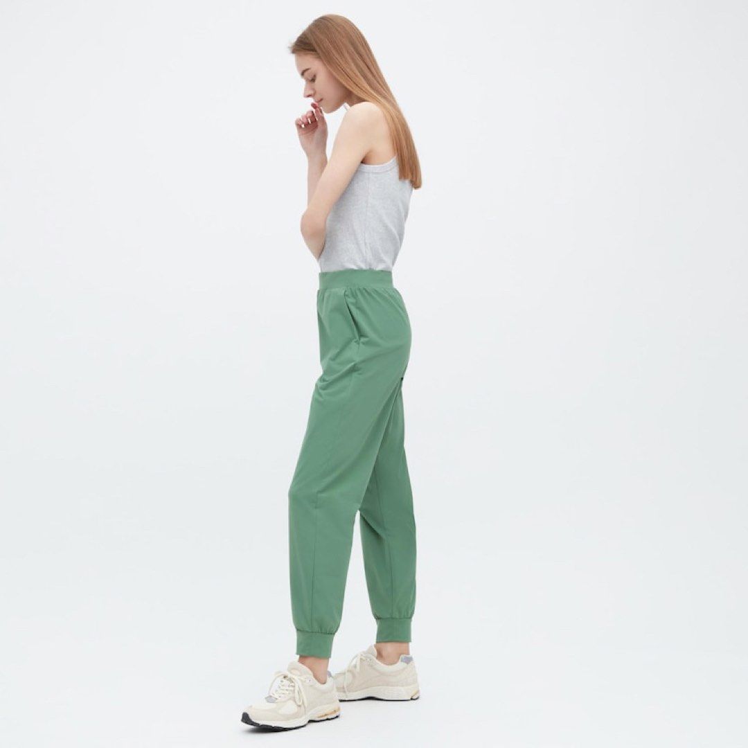 Uniqlo ultra stretch airism joggers green M, Women's Fashion