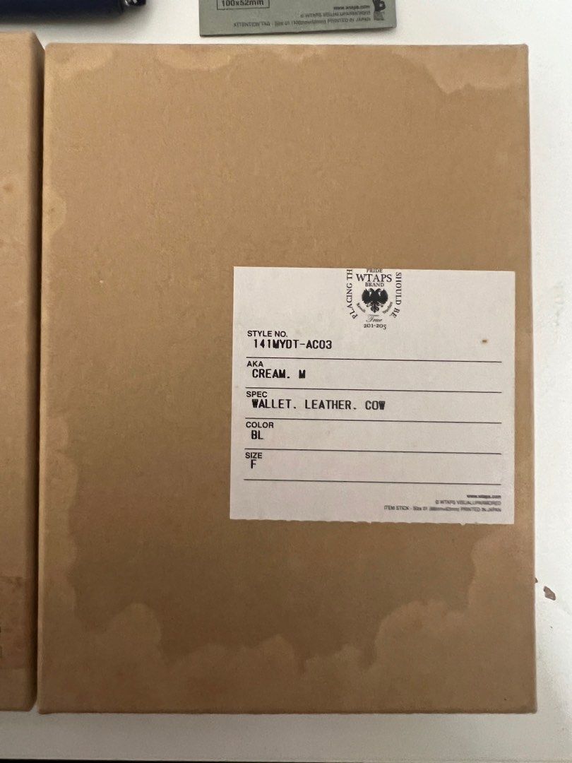 wtaps wallet （分類：銀包、卡片套）位於 Hong Kong。 由 jimmyfch 提交（商品編號 1292034474，圖片 2）。簡介： Full set with box 。