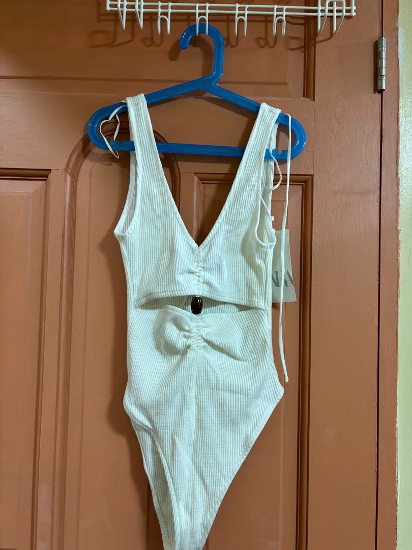 Zara - White top Bodysuit (Category: Others Tops) located in Makati City. Submitted by mkgrcb (Listing ID 1292044377, Image 1). Description: .