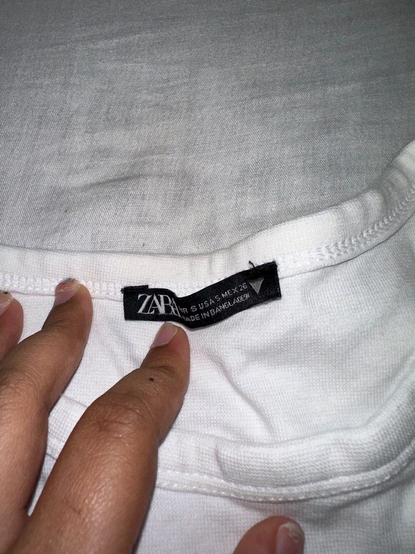 zara basic white top (Category: Shirts) located in Singapore. Submitted by yellowed.violets (Listing ID 1292057078, Image 2). Description: hi!! closet is overflowing so selling these lovely pieces asap :( open to nego! rly j wanna get them a new home :).