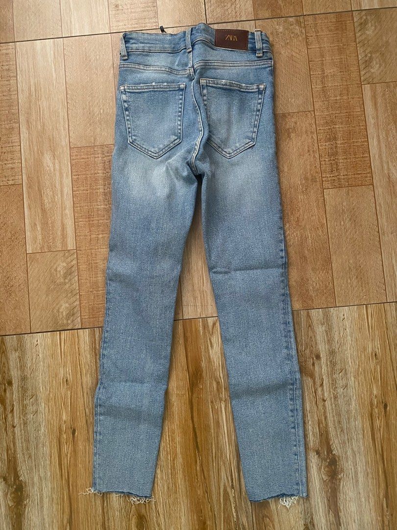 Zara skinny jeans (Category: Jeans) located in Naga. Submitted by empr_ (Listing ID 1291916878, Image 2). Description: Zara skinny jeans. Used once only. Perfect fit xs-s. .