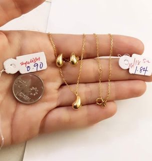 18k Saudi Gold Teardrop Necklace & Earrings Set