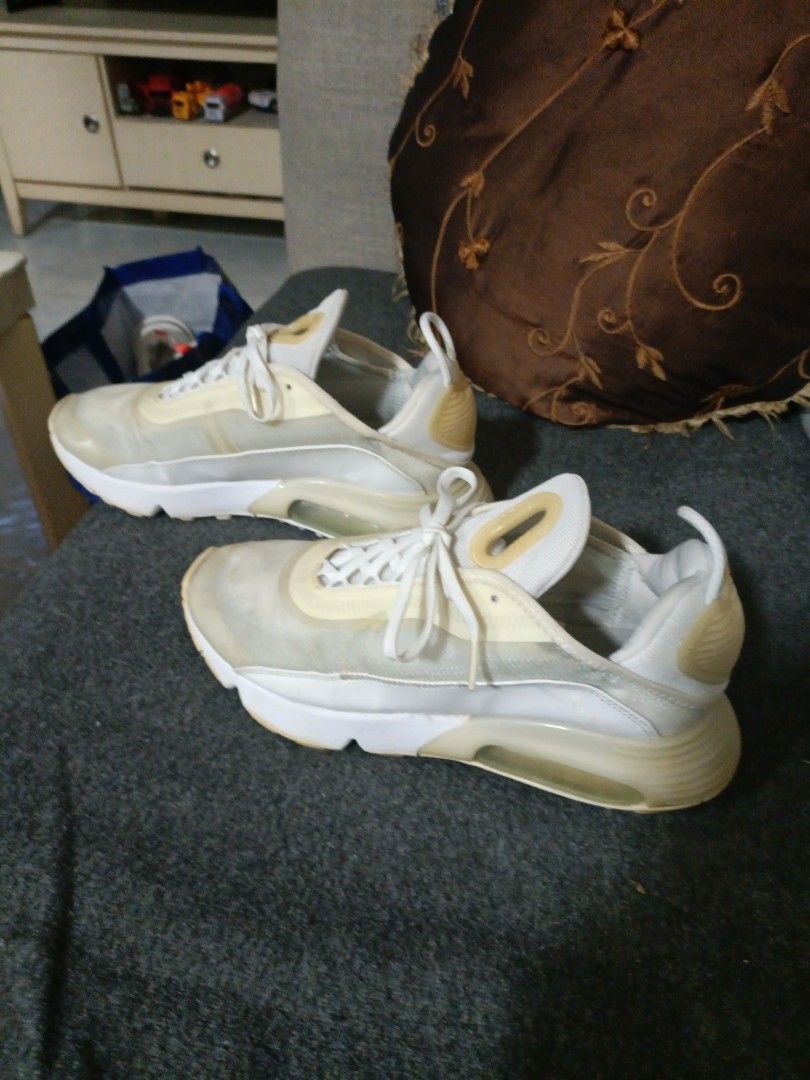 airmax 2090 triple white