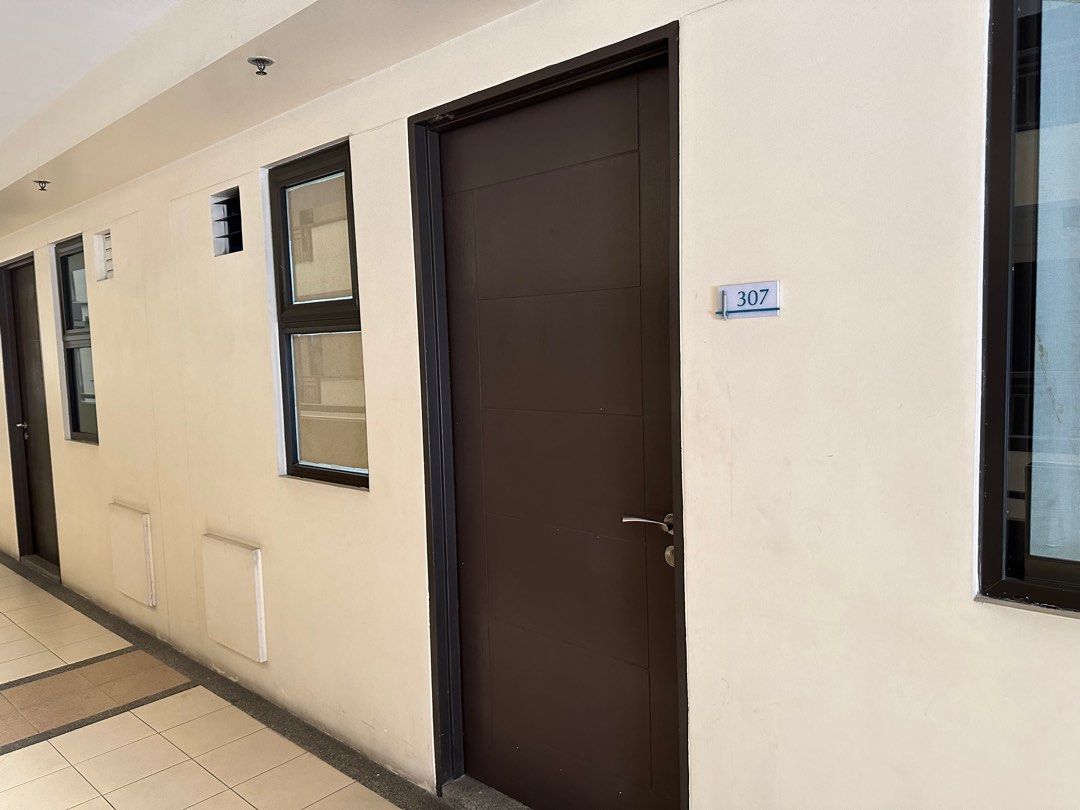 2 BR Complete Finished Unit Mid Rise Condominium with Service Area (Category: Apartments & Condos) located in Quezon City. Submitted by rc1415 (Listing ID 1296093930, Image 1). Description: PROPERTY 𝐅𝐎𝐑 LEASE!!! 𝘓𝘰𝘤𝘢𝘵𝘪𝘰𝘯: 𝘓𝘦𝘷𝘪𝘯𝘢 𝘗𝘭𝘢𝘤𝘦 𝘣𝘺 𝘋𝘔𝘊𝘐, 𝘑𝘦𝘯𝘯𝘺'𝘴 𝘈𝘷𝘦, 𝘗𝘢𝘴𝘪𝘨 𝘊𝘪𝘵𝘺 (𝘊𝘢𝘭𝘭𝘪𝘴𝘵𝘢 𝘉𝘶𝘪𝘥𝘭𝘪𝘯𝘨, 3𝘳𝘥 𝘍𝘭𝘰𝘰𝘳) 👉🏻2𝘉𝘙 𝘊𝘰𝘮𝘱𝘭𝘦𝘵𝘦 𝘍𝘪𝘯𝘪𝘴𝘩𝘦𝘥 𝘜𝘯𝘪𝘵 𝘸𝘪𝘵𝘩 𝘚𝘦𝘳𝘷𝘪𝘤𝘦 𝘈𝘳�